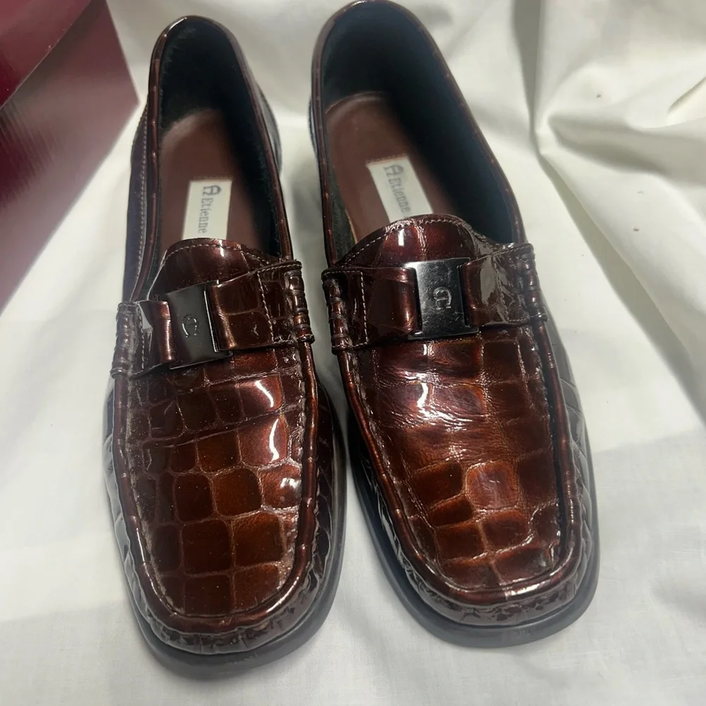 Etienne Aigner Chicklet Tobacco Brown Patent Crocodile Loafers Sz 8 Narrow - Picture 2 of 9